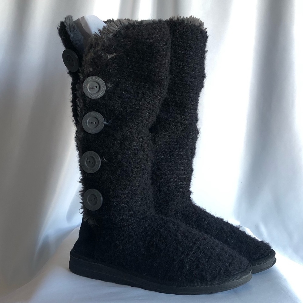 VGUC Sweater Knit Muk Luk Boots